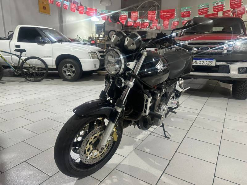 HONDA - CB 1300 - 2007/2007 - Preta - R$ 45.000,00