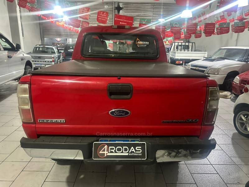 FORD - RANGER - 2011/2011 - Vermelha - R$ 79.900,00